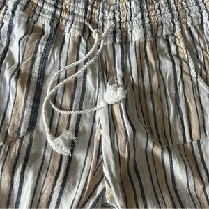 🌻5 for $25 or 3 for $18 SALE 
Roxy natural fiber boho pants